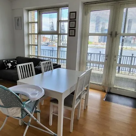 1 Bed, G-Floor Apt Close To O2, Excel And City Airport London Exterior photo